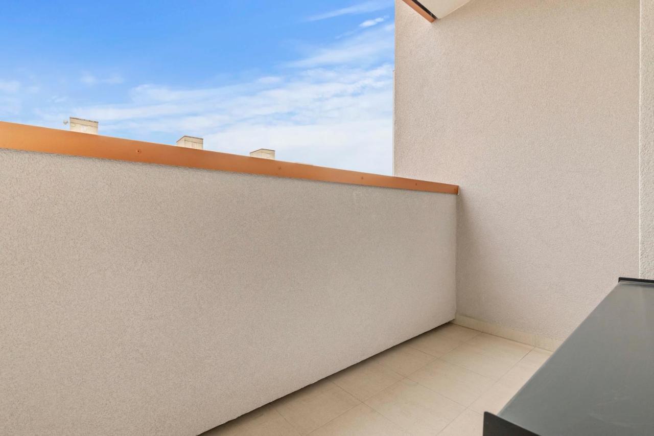 Lam Green - Ac -Balcony Bratislava Luaran gambar