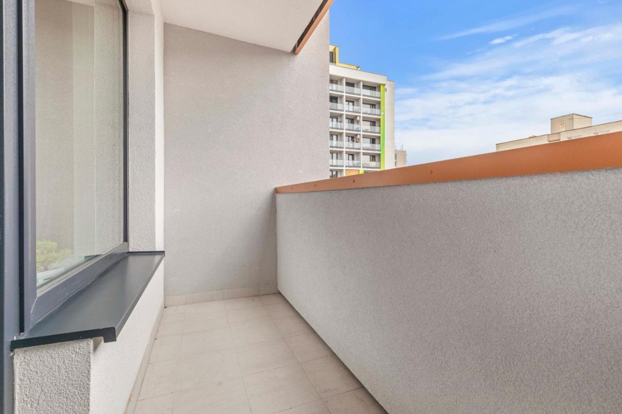 Lam Green - Ac -Balcony Bratislava Luaran gambar